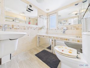 Photo 35- click for photo gallery